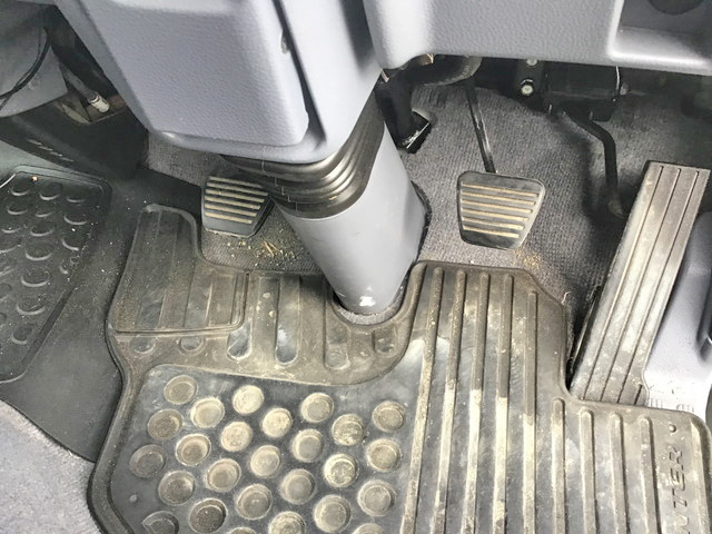 三菱ふそうキャンター平ボディ小型（2t・3t）[写真23]