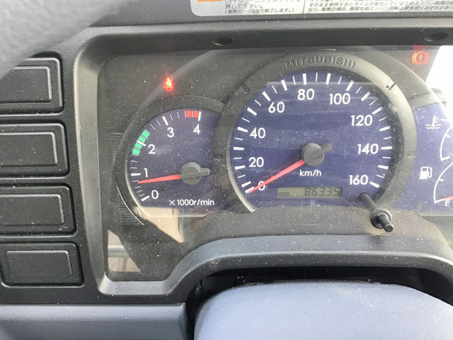 三菱ふそうキャンター平ボディ小型（2t・3t）[写真24]