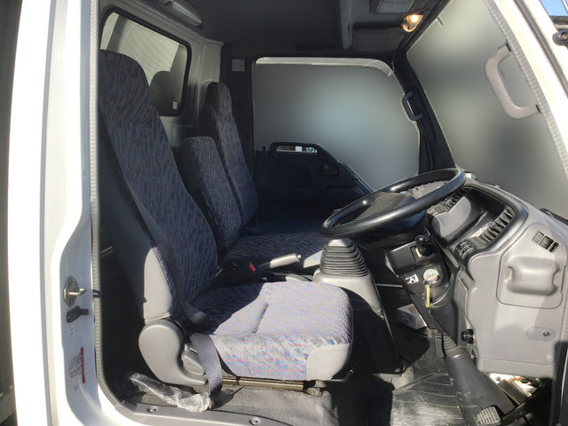 いすゞエルフアルミバン小型（2t・3t）[写真23]