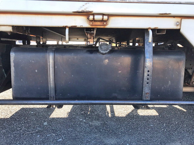 いすゞエルフ平ボディ小型（2t・3t）[写真13]