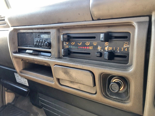 いすゞエルフ平ボディ小型（2t・3t）[写真36]