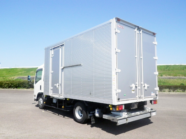 いすゞエルフアルミバン小型（2t・3t）[写真02]