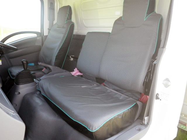 いすゞエルフアルミバン小型（2t・3t）[写真23]