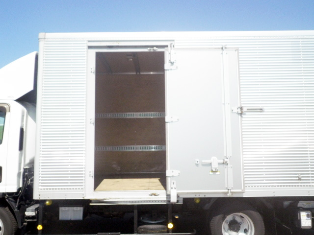 いすゞエルフアルミバン小型（2t・3t）[写真05]