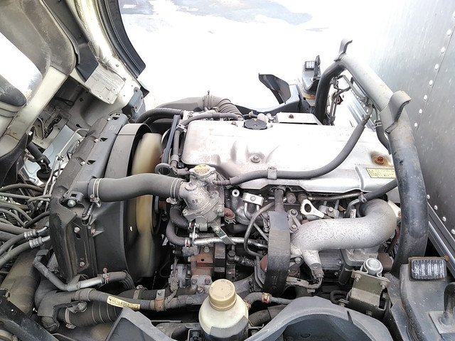 三菱ふそうキャンターアルミバン小型（2t・3t）[写真24]