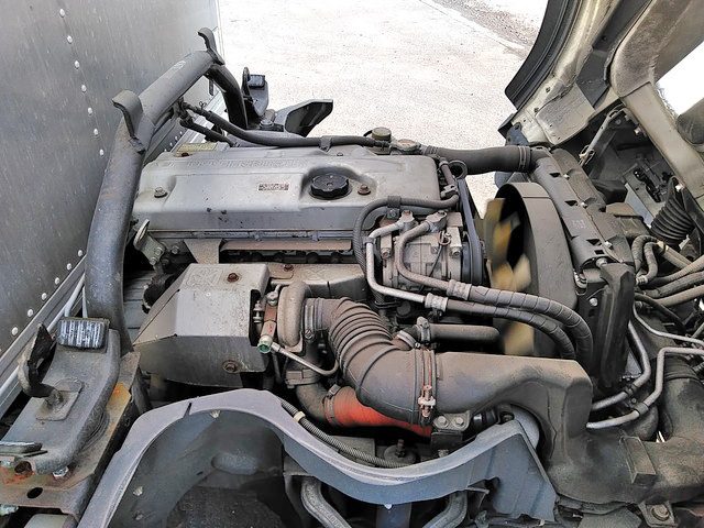 三菱ふそうキャンターアルミバン小型（2t・3t）[写真25]