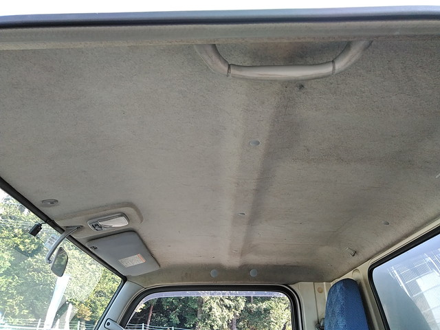 三菱ふそうキャンターアルミバン小型（2t・3t）[写真33]