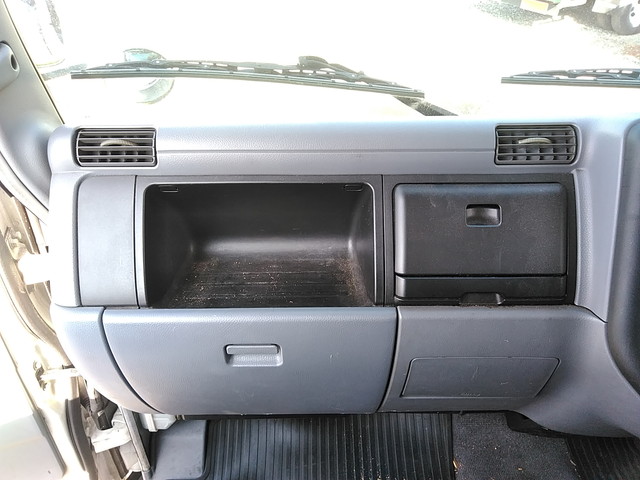 三菱ふそうキャンターアルミバン小型（2t・3t）[写真38]