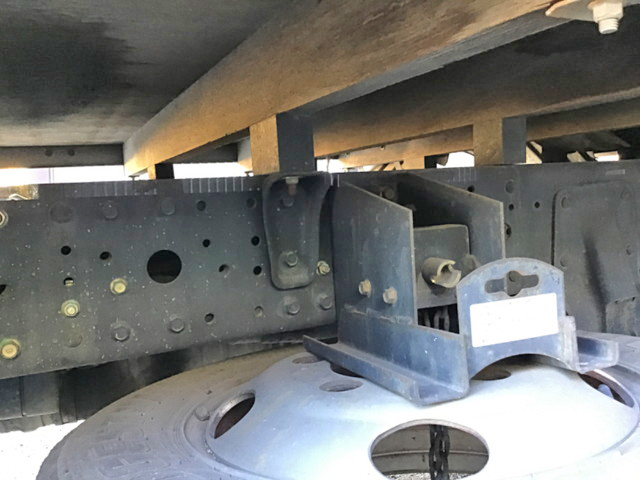 三菱ふそうキャンター平ボディ小型（2t・3t）[写真07]