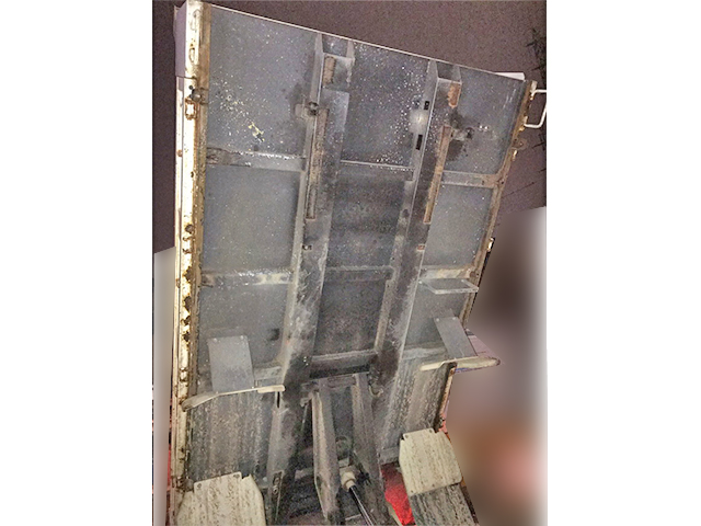 三菱ふそうキャンターダンプ小型（2t・3t）[写真10]