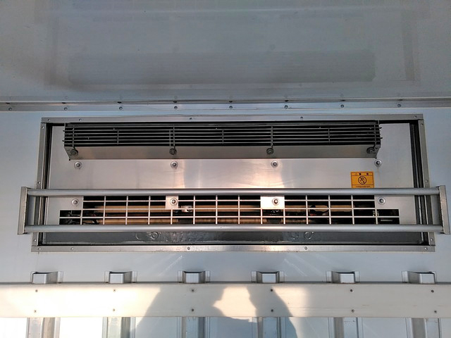 いすゞフォワード冷凍車（冷蔵車）中型（4t）[写真14]