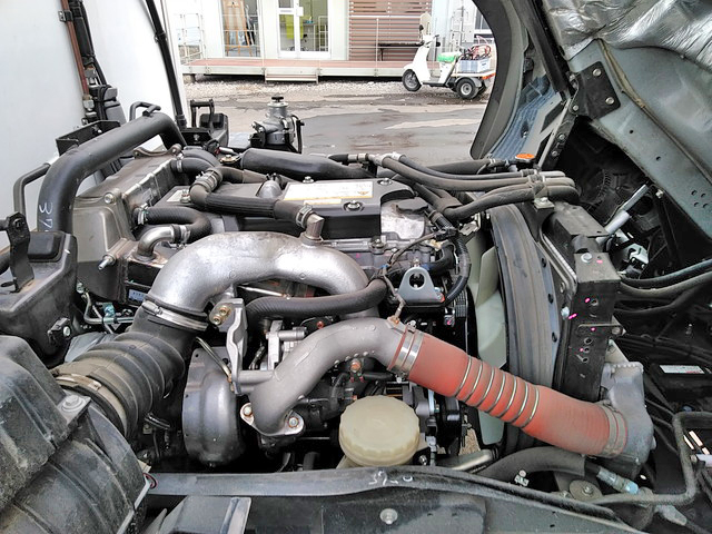 いすゞフォワード冷凍車（冷蔵車）中型（4t）[写真25]