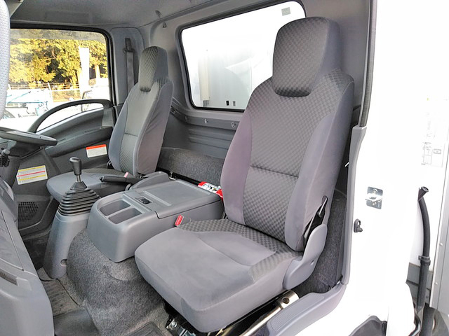 いすゞフォワード冷凍車（冷蔵車）中型（4t）[写真29]