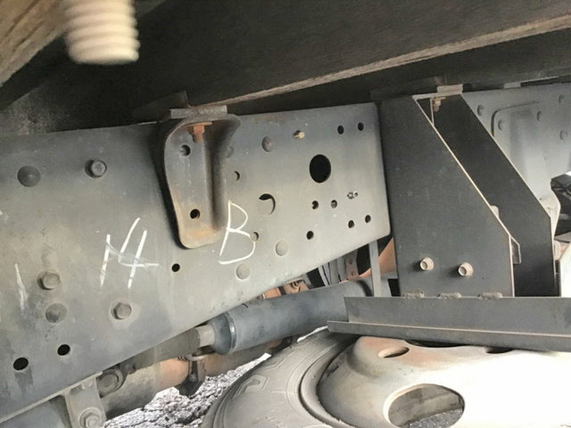 三菱ふそうキャンター平ボディ小型（2t・3t）[写真11]