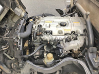 三菱ふそうキャンター平ボディ小型（2t・3t）[写真13]