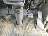 三菱ふそうキャンターガッツ平ボディ小型（2t・3t）[写真26]