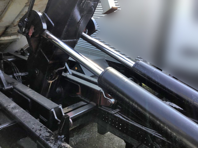 いすゞフォワードアームロール中型（4t）[写真18]