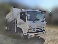 いすゞフォワードアームロール中型（4t）[写真03]