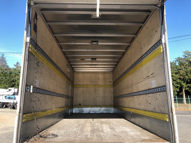 いすゞフォワードアルミバン中型（4t）[写真13]