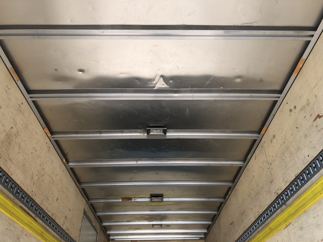 いすゞフォワードアルミバン中型（4t）[写真16]