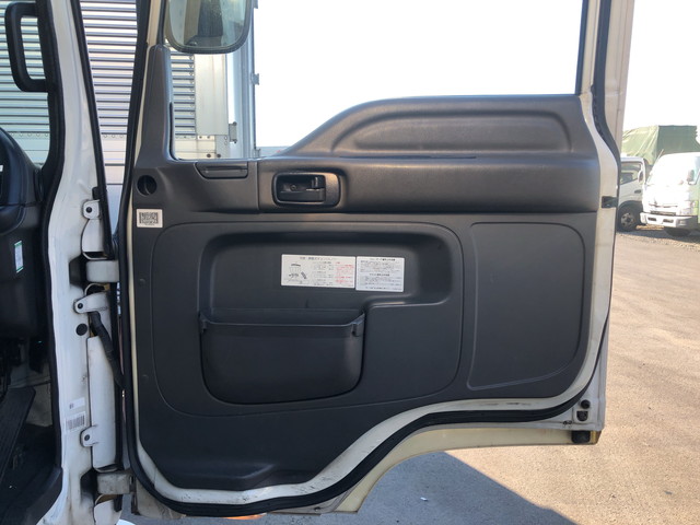 いすゞフォワードアルミバン中型（4t）[写真30]