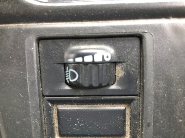 いすゞエルフ平ボディ小型（2t・3t）[写真37]