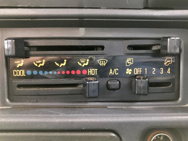 いすゞエルフ平ボディ小型（2t・3t）[写真38]