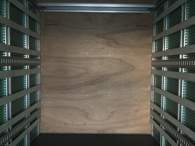 いすゞフォワードアルミバン中型（4t）[写真15]