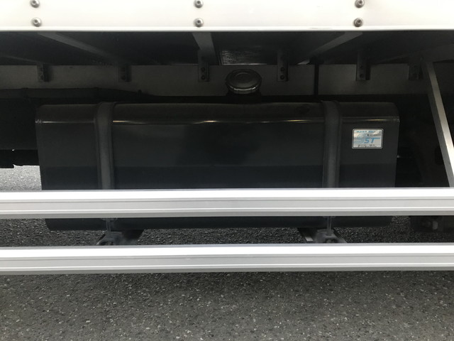 いすゞフォワードアルミバン中型（4t）[写真19]