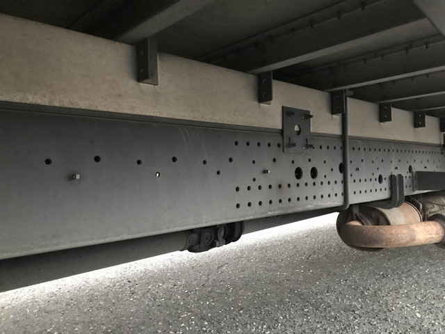 いすゞフォワードアルミバン中型（4t）[写真20]