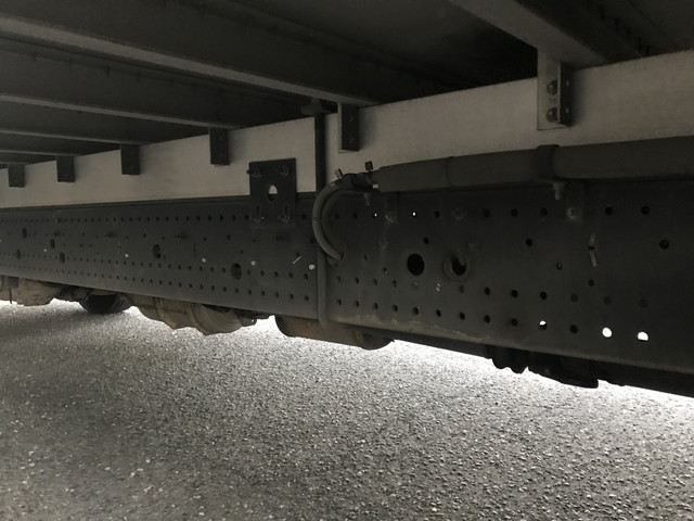 いすゞフォワードアルミバン中型（4t）[写真21]