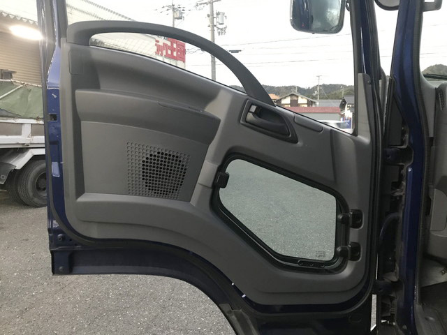 いすゞフォワードアルミバン中型（4t）[写真28]