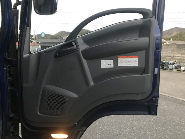 いすゞフォワードアルミバン中型（4t）[写真29]