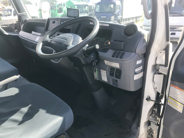 三菱ふそうキャンター平ボディ小型（2t・3t）[写真30]