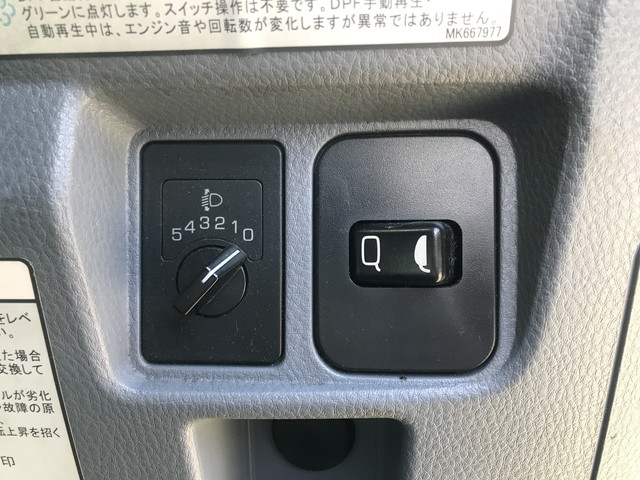 三菱ふそうキャンター平ボディ小型（2t・3t）[写真32]