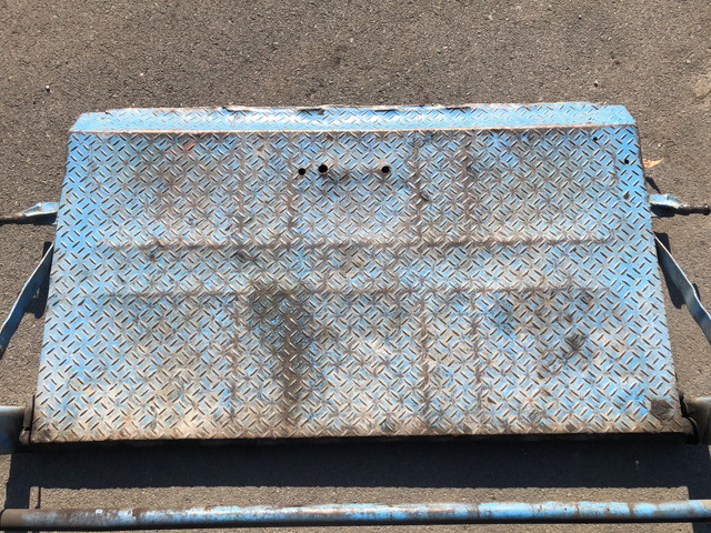 いすゞエルフ平ボディ小型（2t・3t）[写真11]