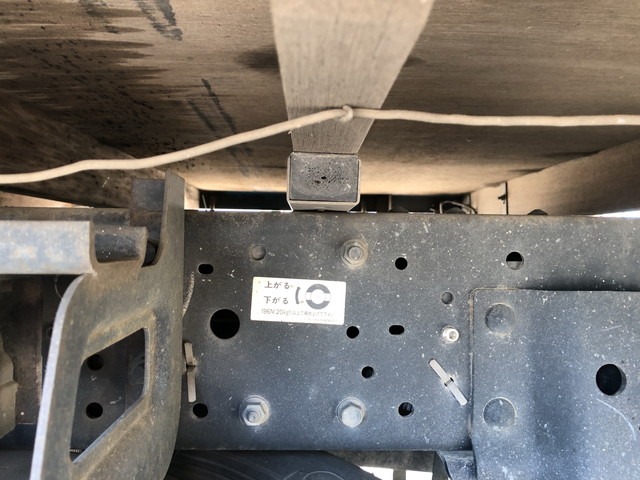 いすゞエルフ平ボディ小型（2t・3t）[写真17]