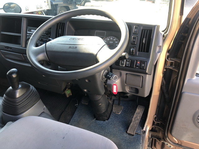 いすゞエルフ平ボディ小型（2t・3t）[写真28]