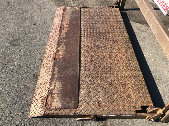 いすゞエルフ平ボディ小型（2t・3t）[写真08]