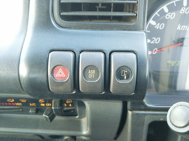 いすゞエルフ平ボディ小型（2t・3t）[写真34]