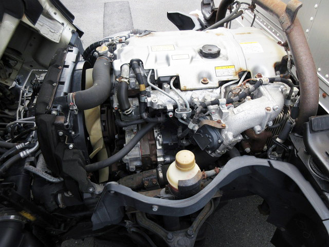 三菱ふそうキャンターアルミバン小型（2t・3t）[写真14]