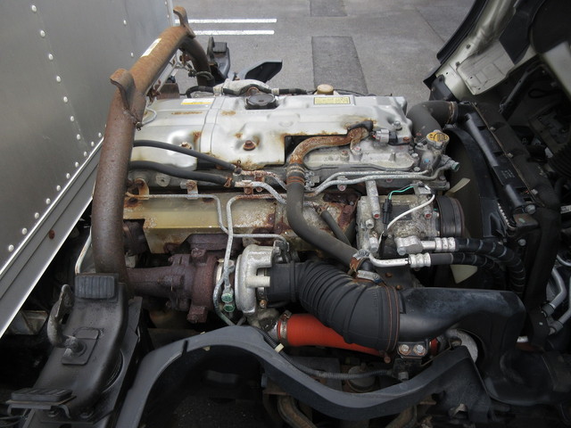 三菱ふそうキャンターアルミバン小型（2t・3t）[写真15]