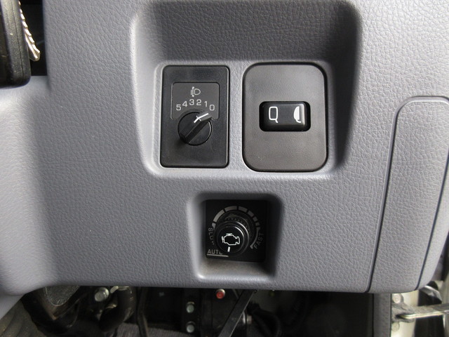 三菱ふそうキャンターアルミバン小型（2t・3t）[写真26]