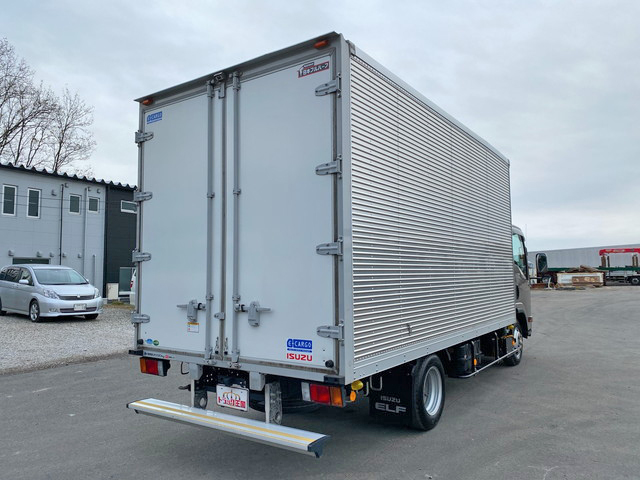 いすゞエルフアルミバン小型（2t・3t）[写真02]