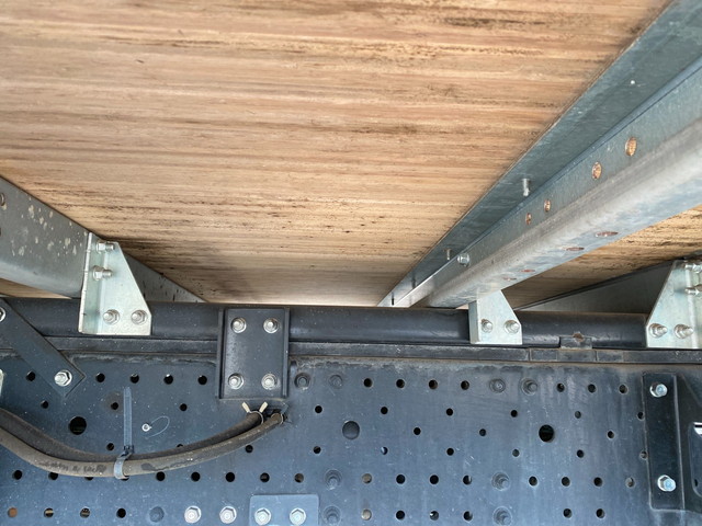 いすゞエルフアルミバン小型（2t・3t）[写真20]