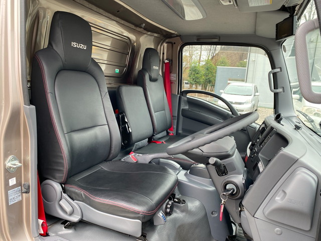 いすゞエルフアルミバン小型（2t・3t）[写真31]