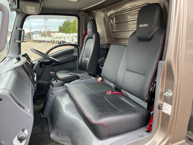 いすゞエルフアルミバン小型（2t・3t）[写真33]
