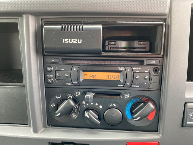 いすゞエルフアルミバン小型（2t・3t）[写真37]