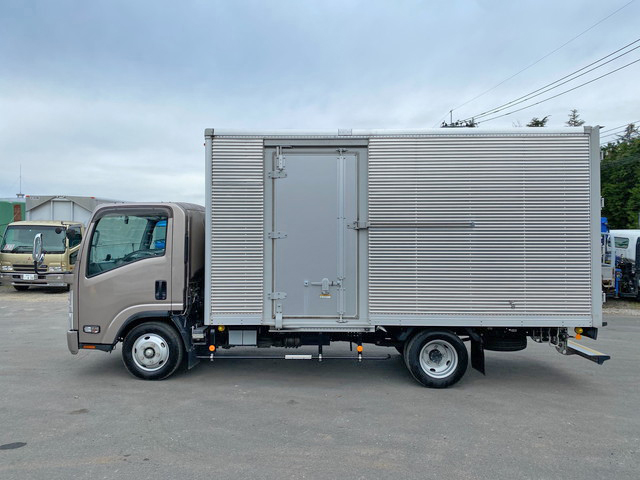いすゞエルフアルミバン小型（2t・3t）[写真05]