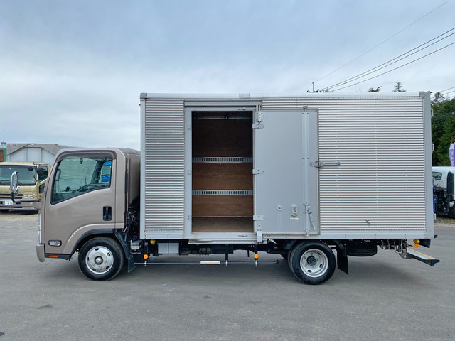いすゞエルフアルミバン小型（2t・3t）[写真06]